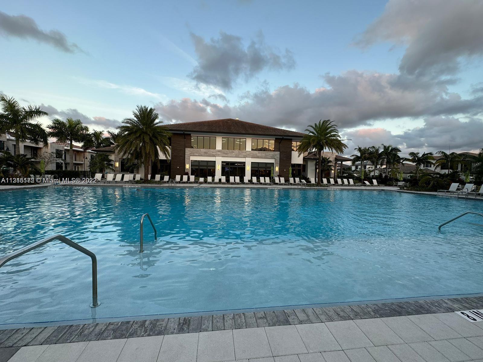 DOWNTOWN DORAL SOUTH PHAS - Residential Lease