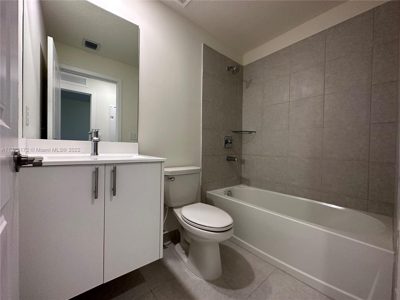 DOWNTOWN DORAL SOUTH PHAS - Residential Lease