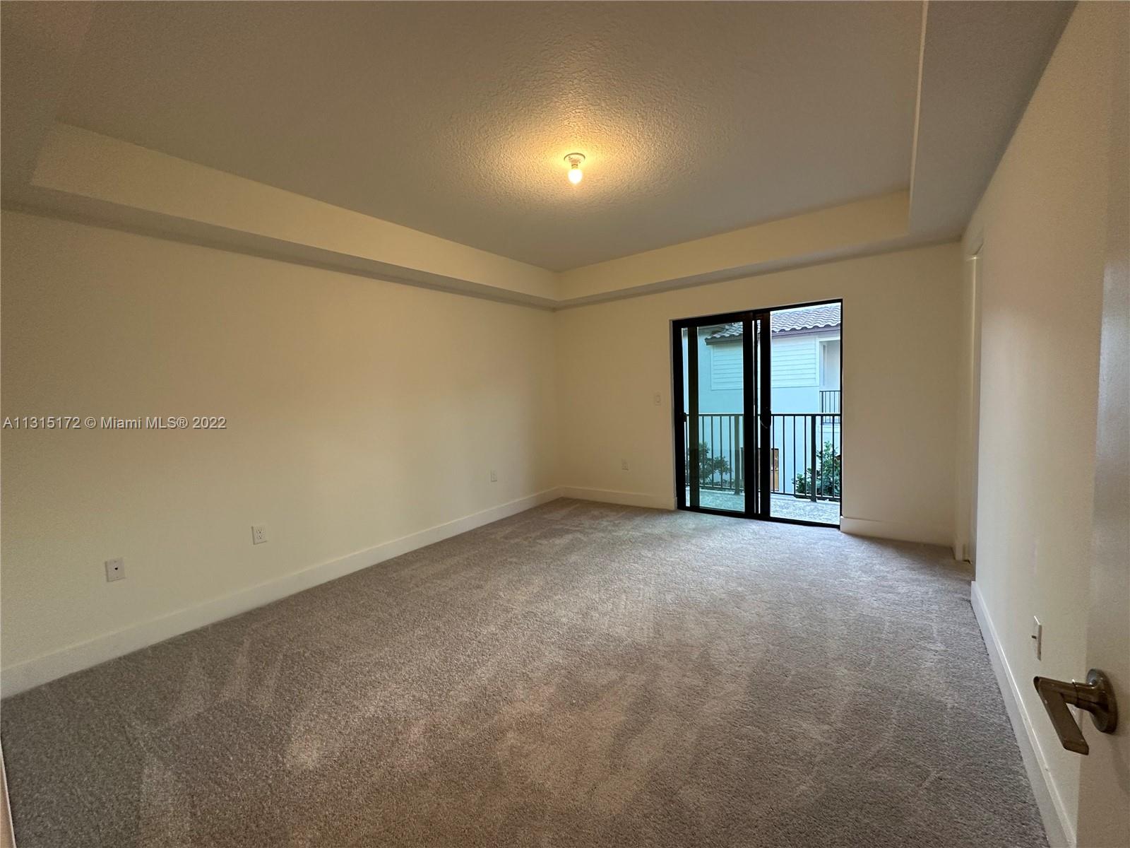 DOWNTOWN DORAL SOUTH PHAS - Residential Lease