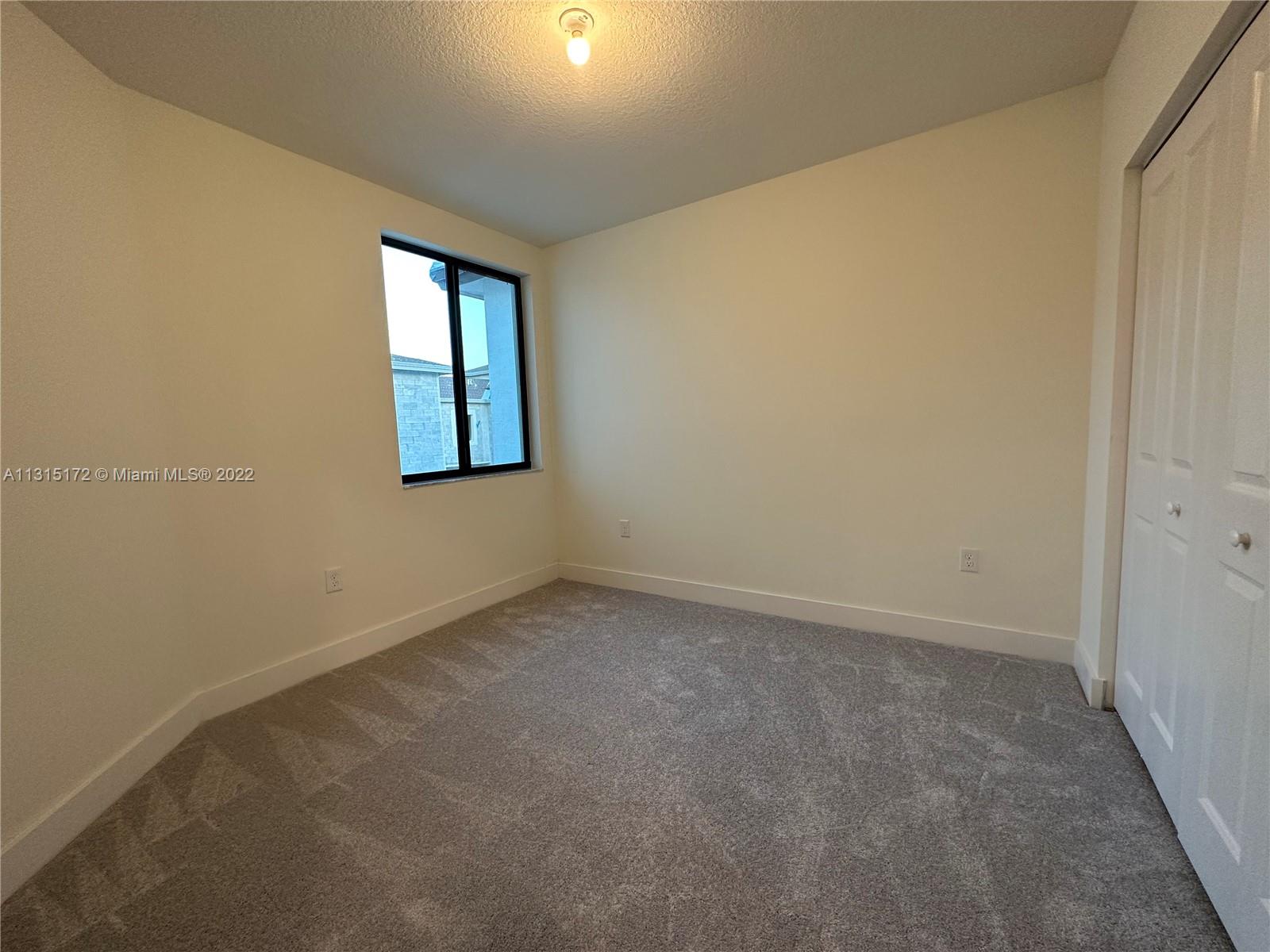 DOWNTOWN DORAL SOUTH PHAS - Residential Lease