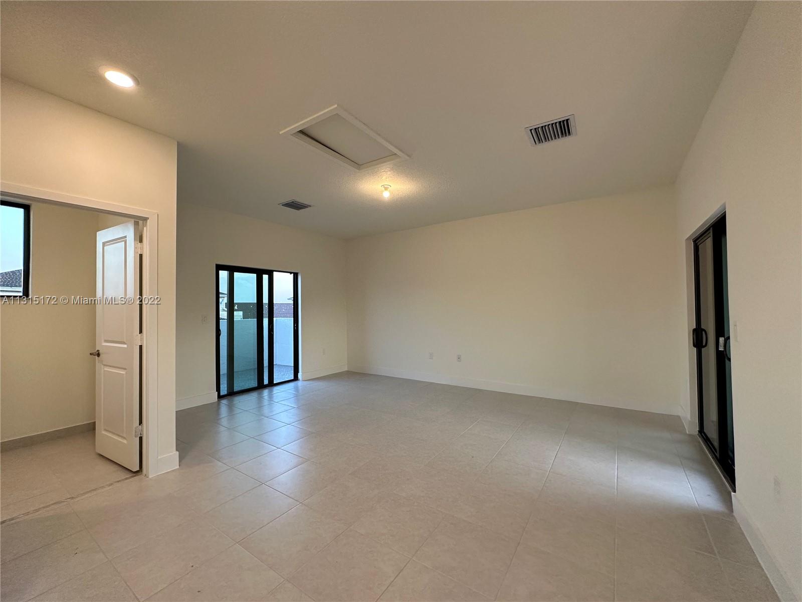 DOWNTOWN DORAL SOUTH PHAS - Residential Lease