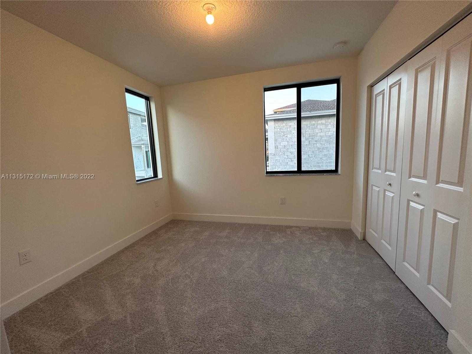 DOWNTOWN DORAL SOUTH PHAS - Residential Lease