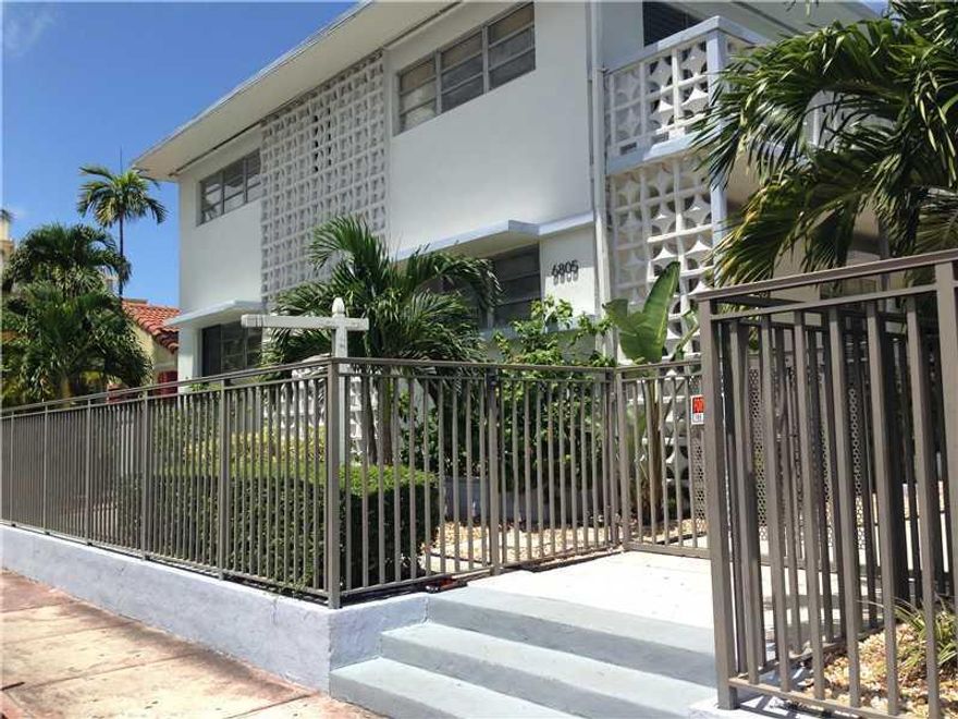 beautiful one bedroom apartment, located between the border of north Beach and South Beach, this beautiful apartment is one block away from North Beach brand  new Publix and few block from the Beach. The apartment is recently renovated with updated applia nces.