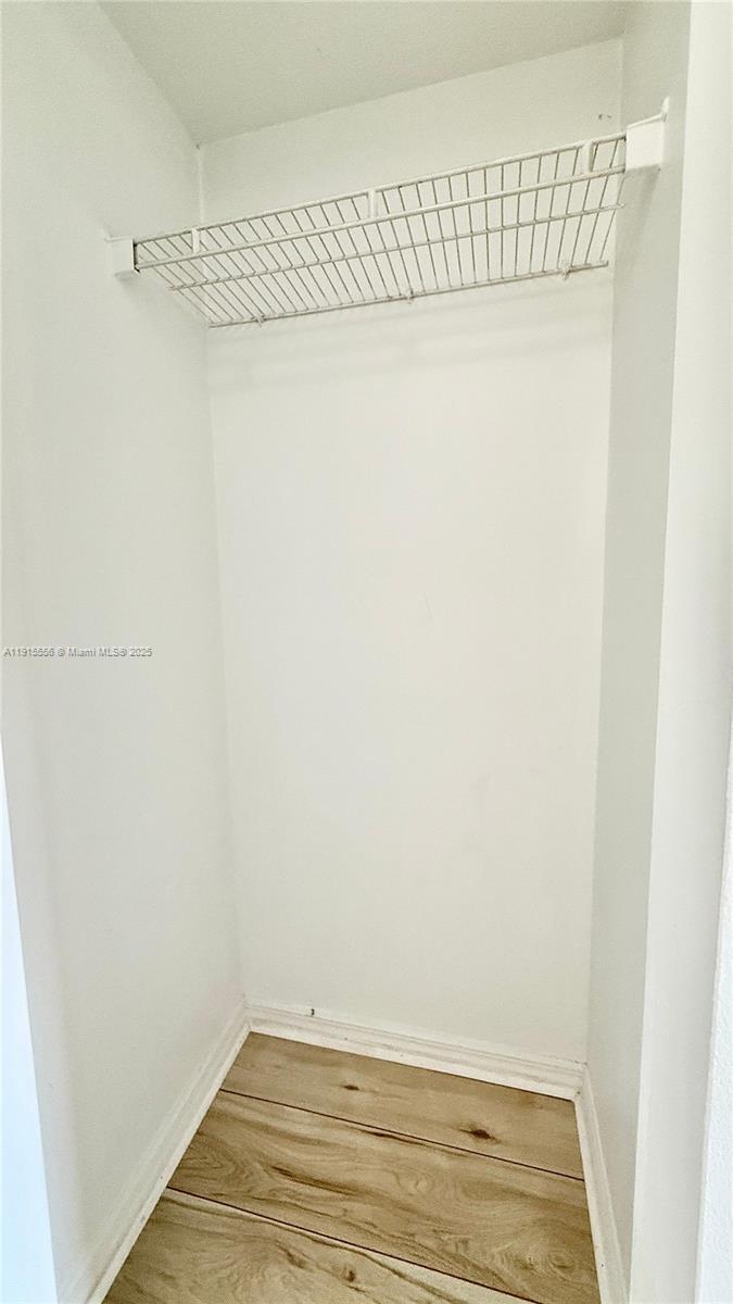 EMERALD ISLE AT LAGUNA LA - Residential Lease