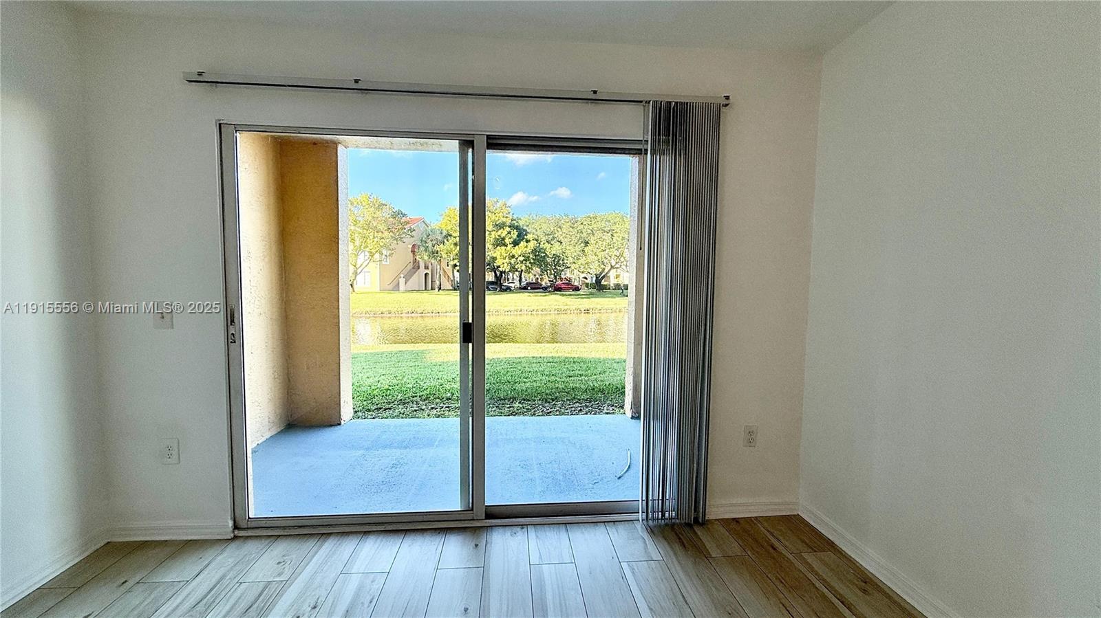 EMERALD ISLE AT LAGUNA LA - Residential Lease