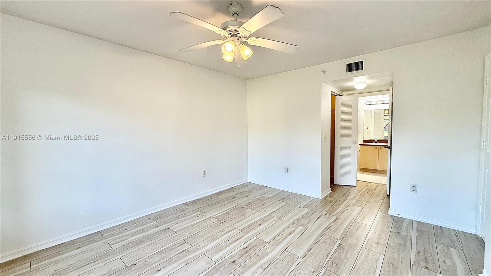 EMERALD ISLE AT LAGUNA LA - Residential Lease