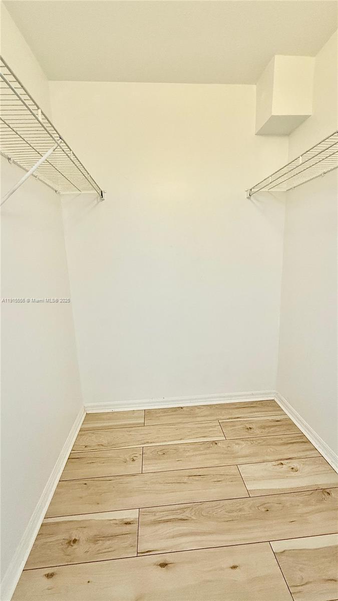 EMERALD ISLE AT LAGUNA LA - Residential Lease