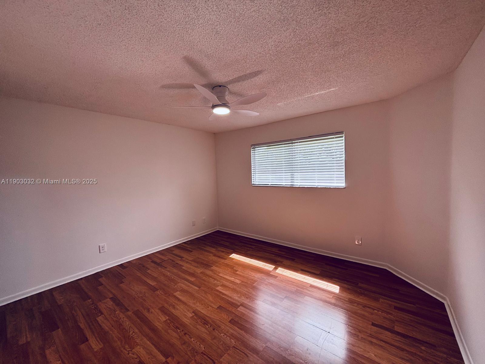 SUMMER LAKE - Residential Lease