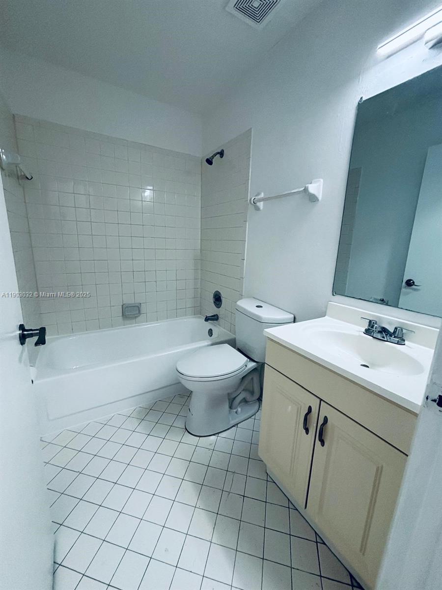 SUMMER LAKE - Residential Lease