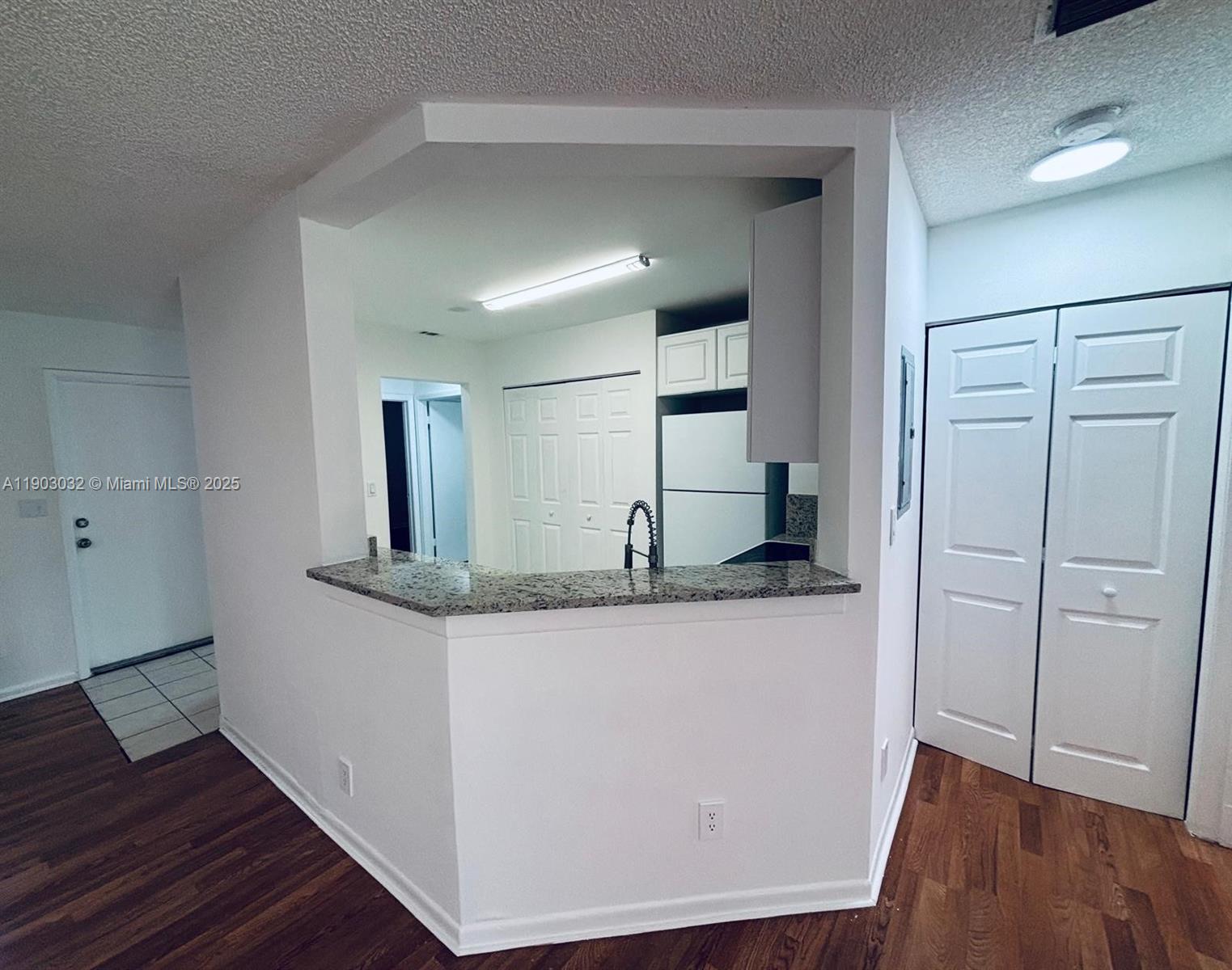 SUMMER LAKE - Residential Lease