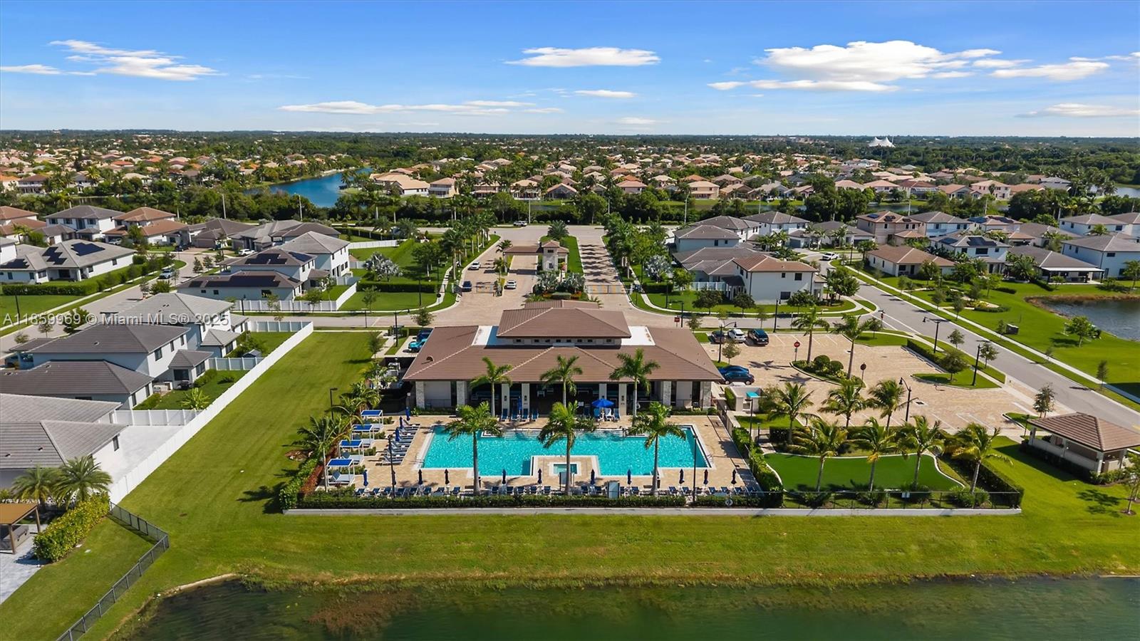 TUSCAN ISLES - Residential