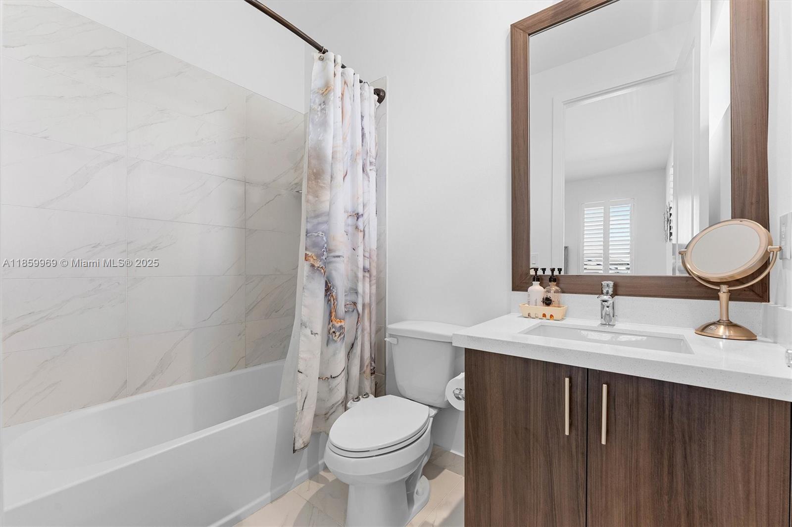 TUSCAN ISLES - Residential