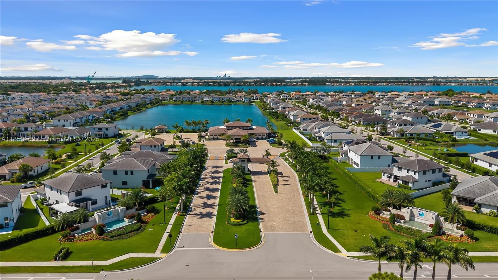 TUSCAN ISLES - Residential