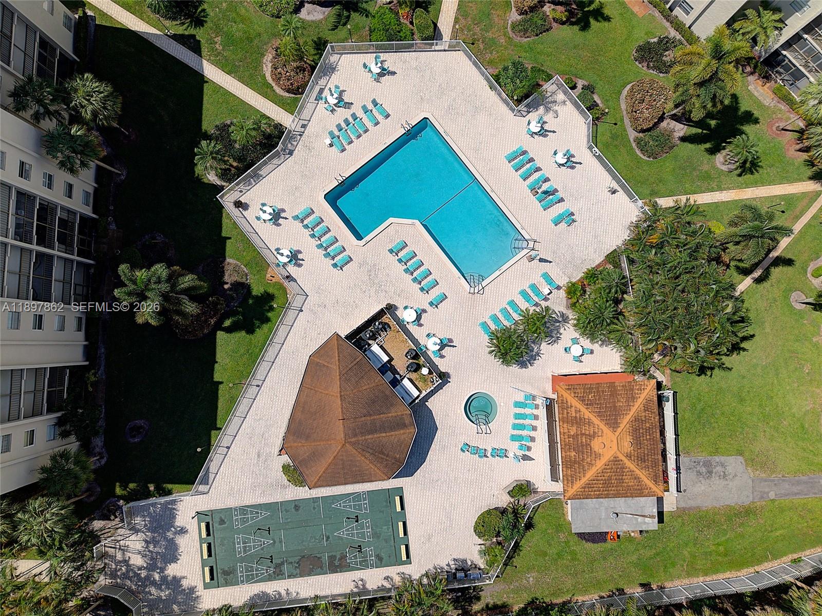 18TH HOLE AT INVERRARY CO - Residential