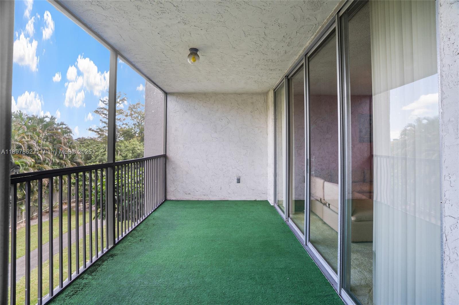 18TH HOLE AT INVERRARY CO - Residential