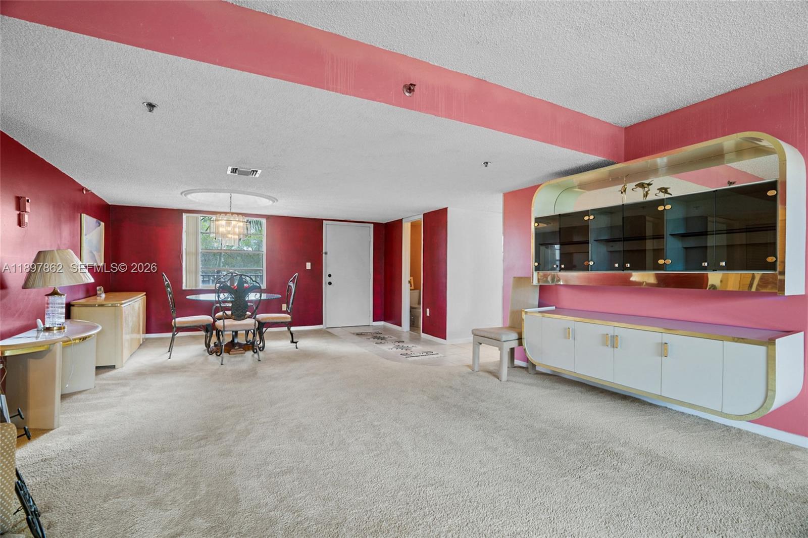 18TH HOLE AT INVERRARY CO - Residential