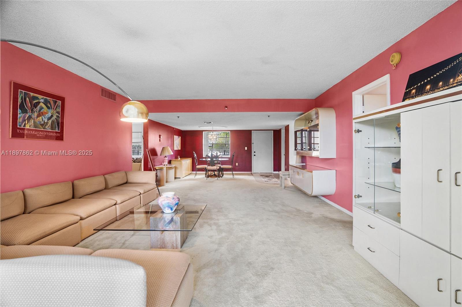 18TH HOLE AT INVERRARY CO - Residential