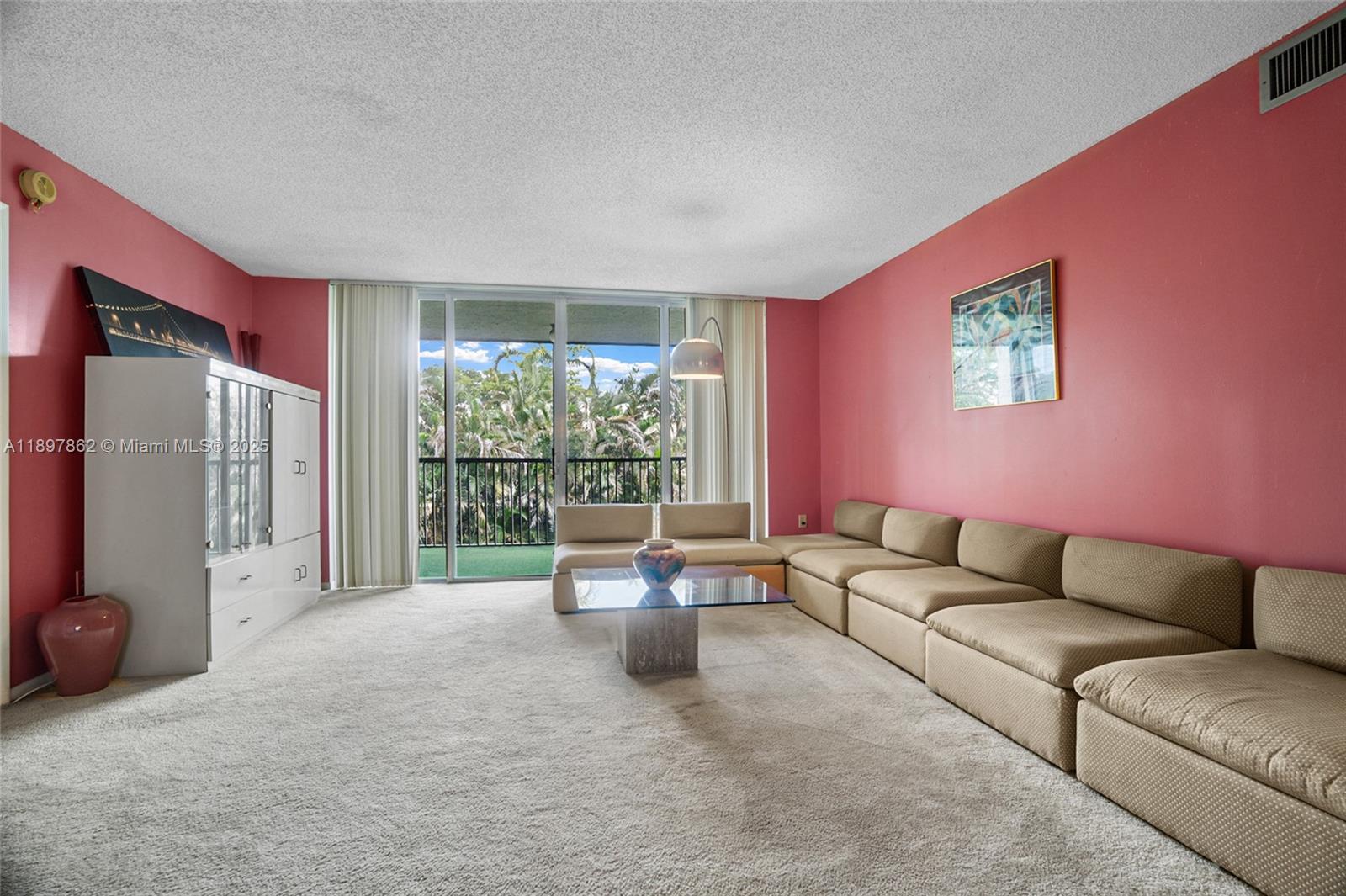 View photos, virtual tours, details... 3940 Inverrary Blvd 304-A