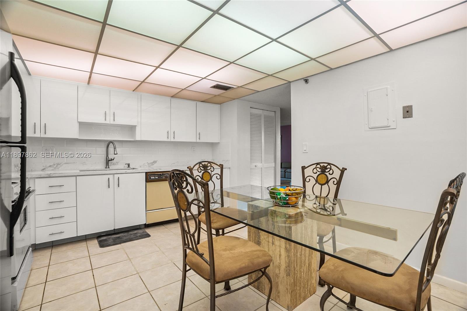 18TH HOLE AT INVERRARY CO - Residential