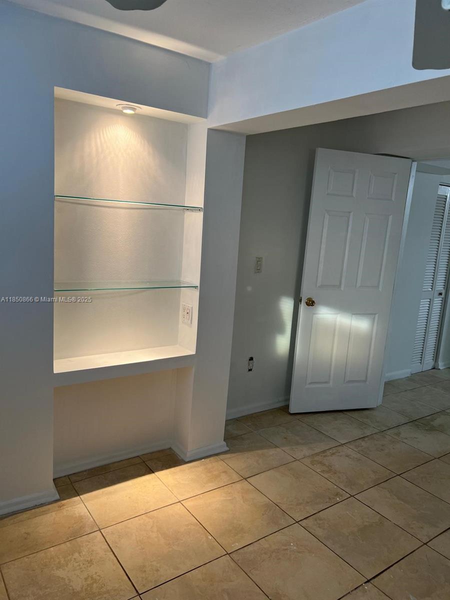2000 Biarritz Dr 202