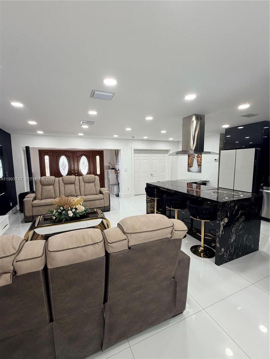 An exclusive property in the Hialeah area, featuring a corner lot and ample parking space.
Completely remodeled, it boasts a master bedroom designed like a hotel suite—perfect for enjoying a luxurious night's sleep.
The outdoor area features a swimming pool and a summer kitchen, ready for you to relax with your family. Please do not disturb the owners; for any questions, inquiries, or to schedule a showing, please call the listing agent.