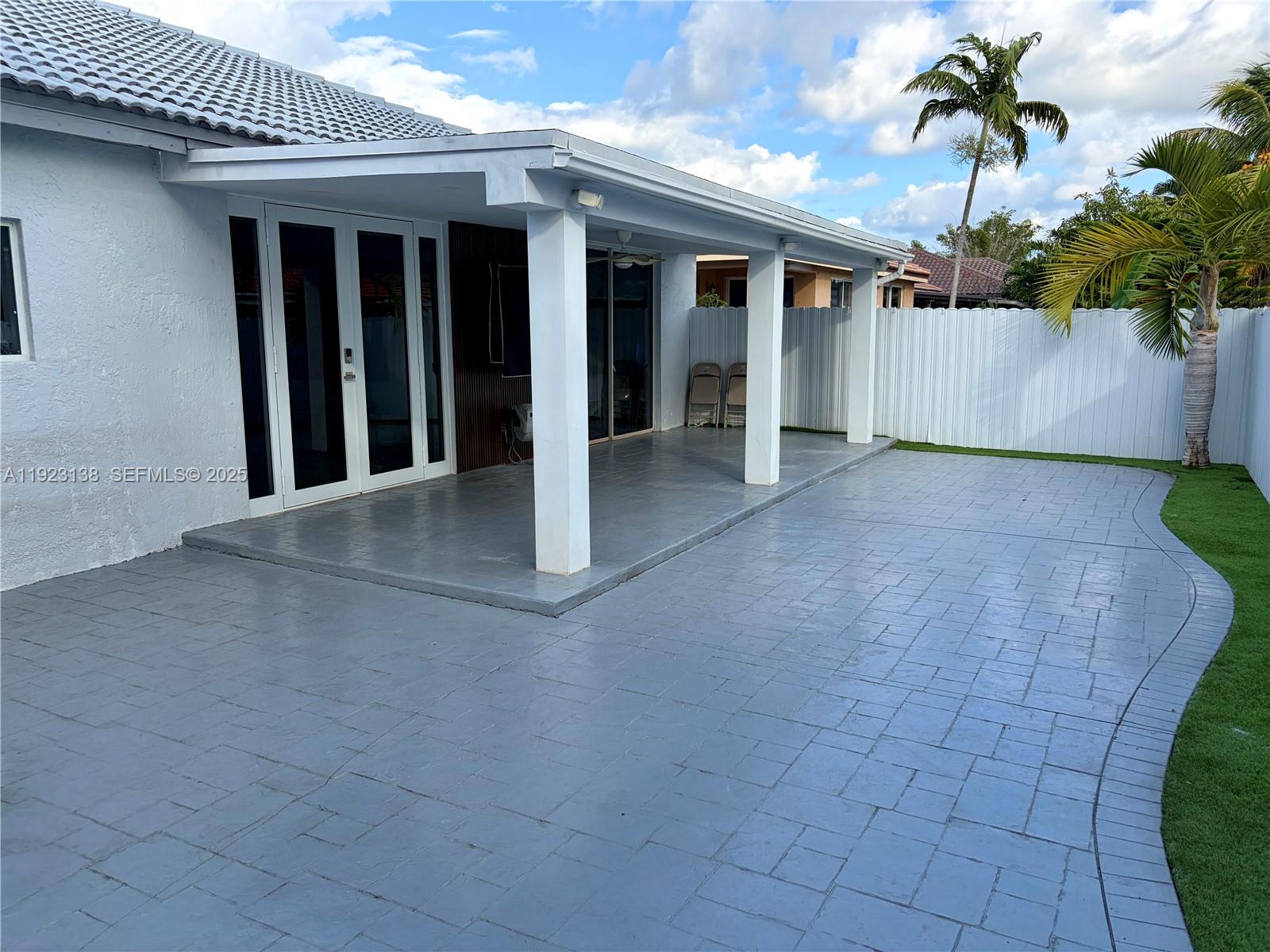 SPANISH LAKES 2ND ADDN - Residential