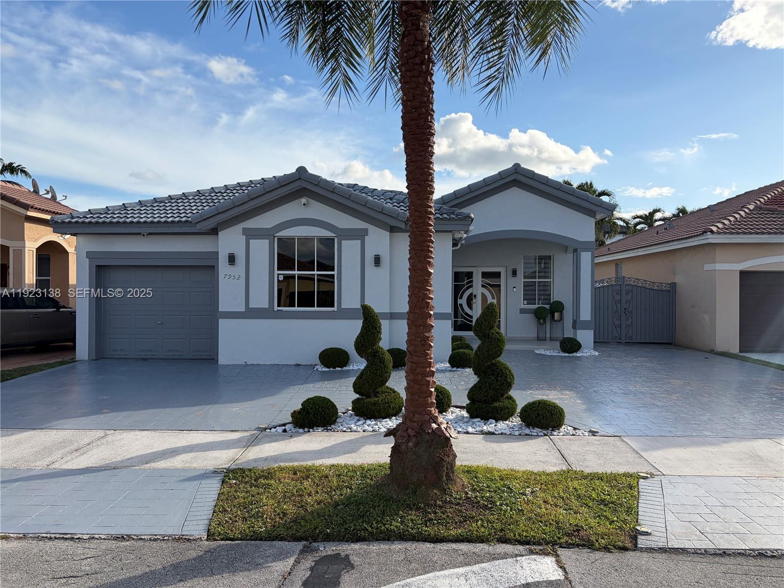 SPANISH LAKES 2ND ADDN - Residential