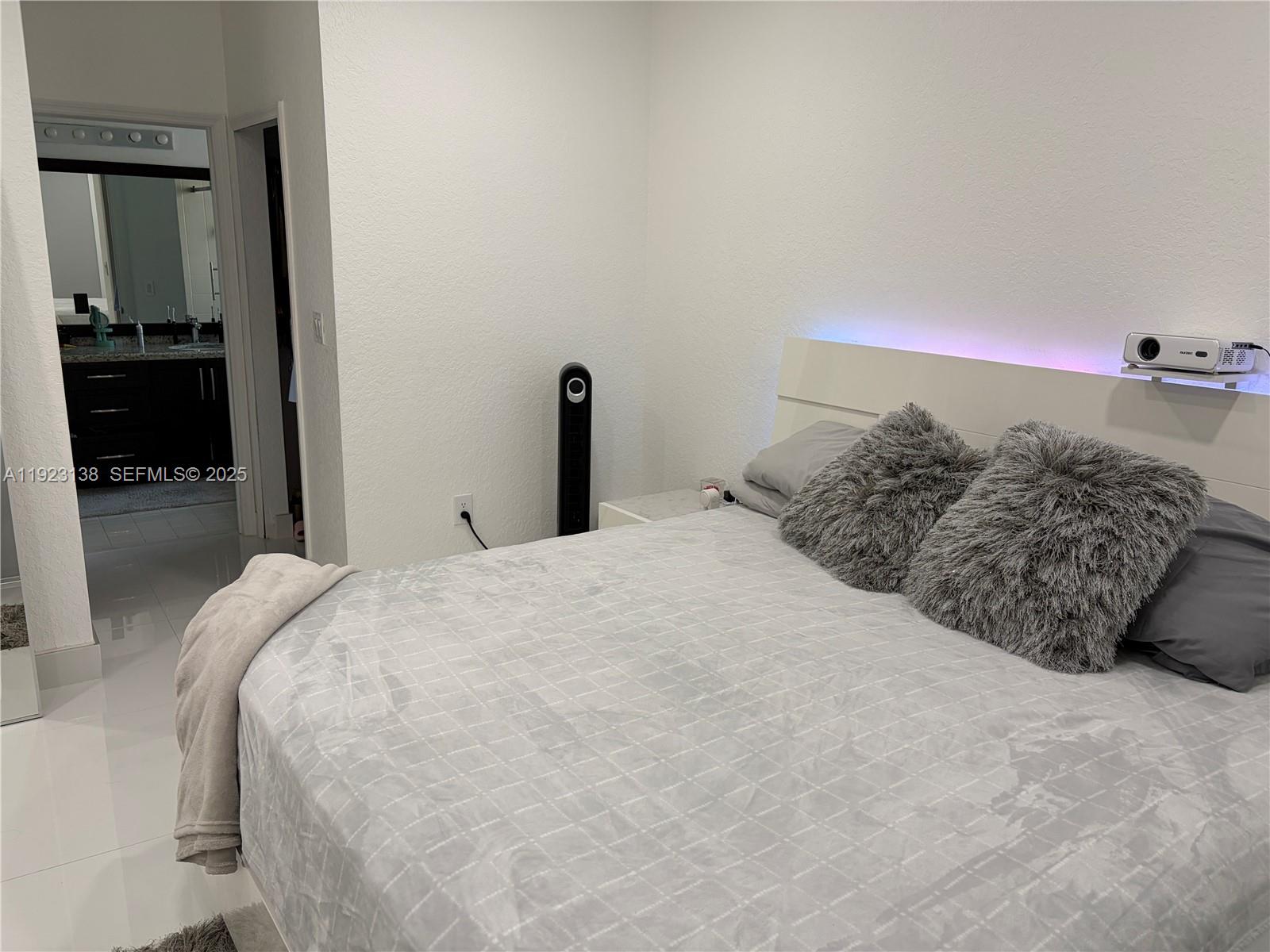 SPANISH LAKES 2ND ADDN - Residential