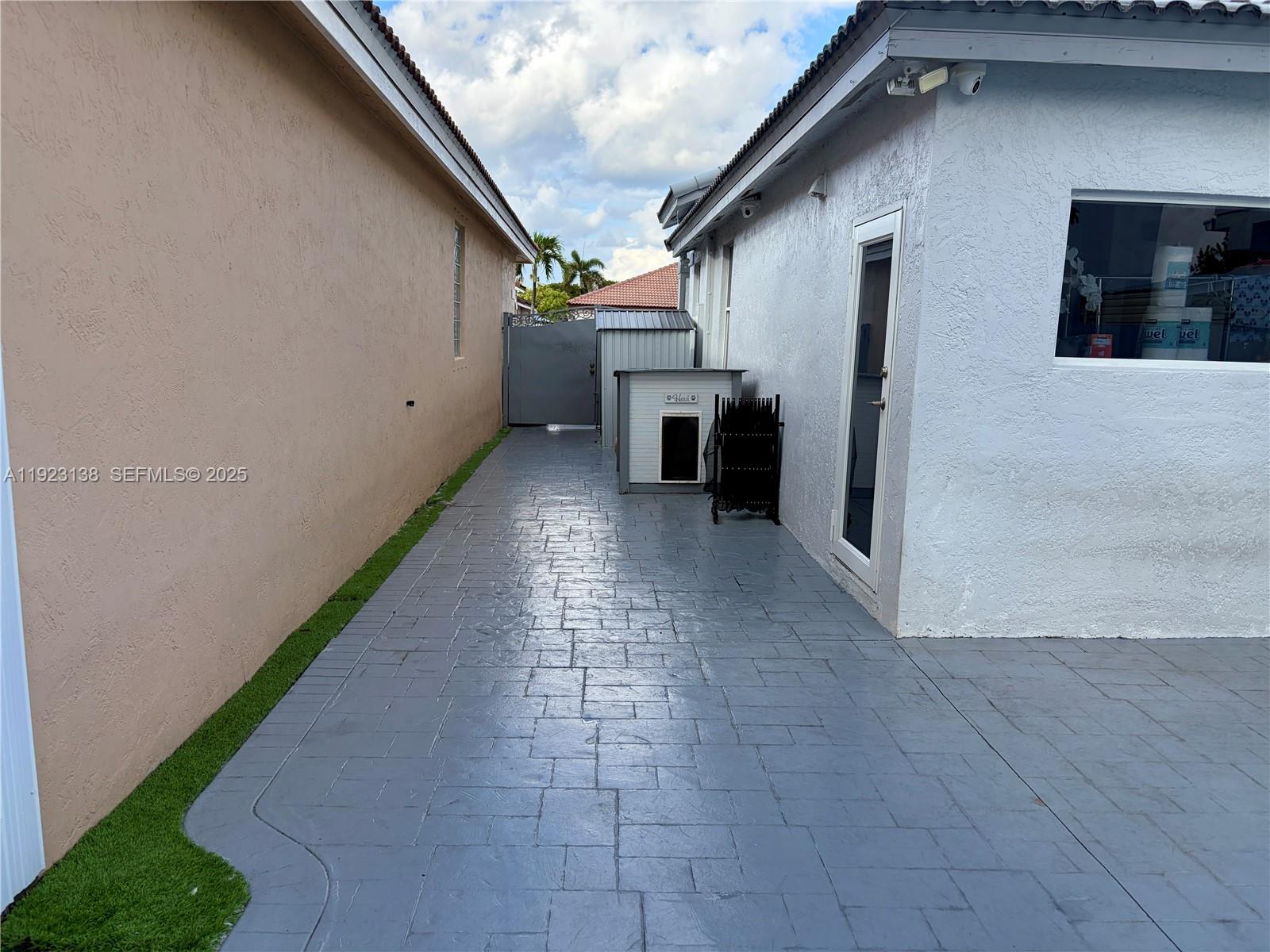 SPANISH LAKES 2ND ADDN - Residential