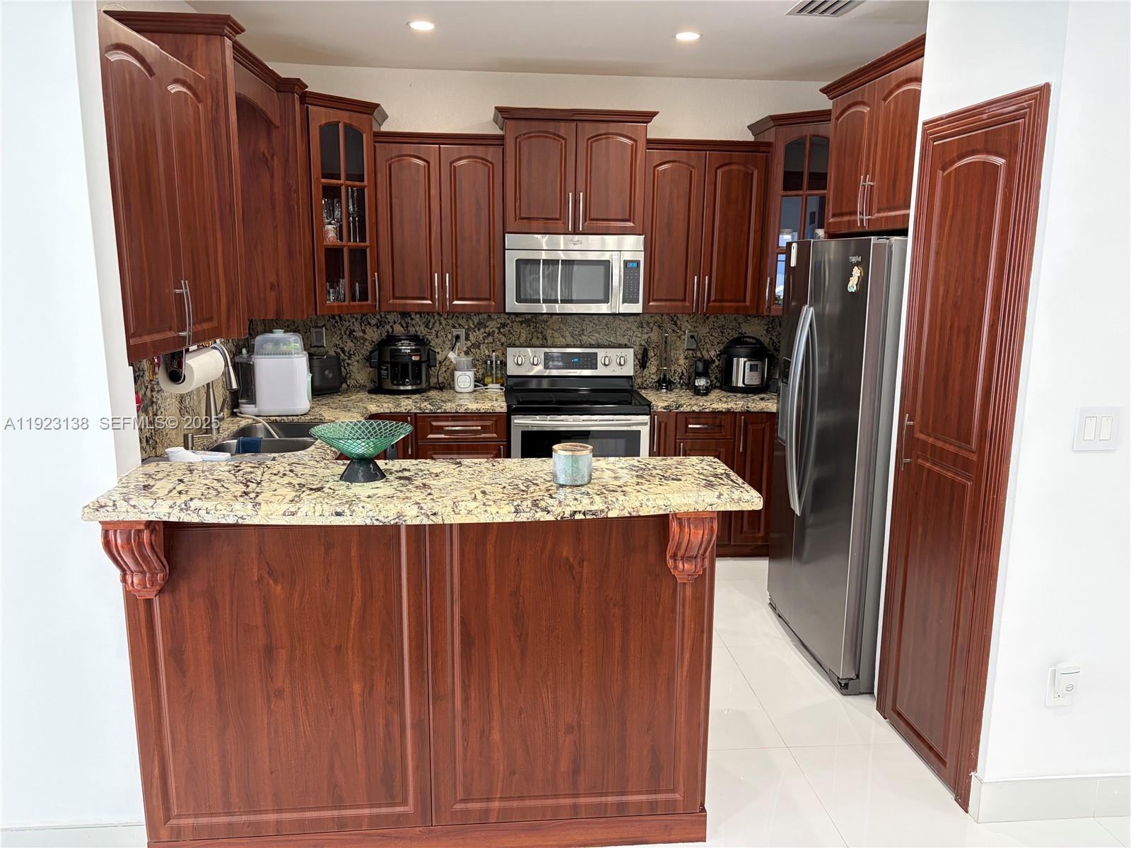 SPANISH LAKES 2ND ADDN - Residential