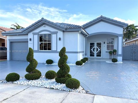 7952 NW 198th St Hialeah FL 33015