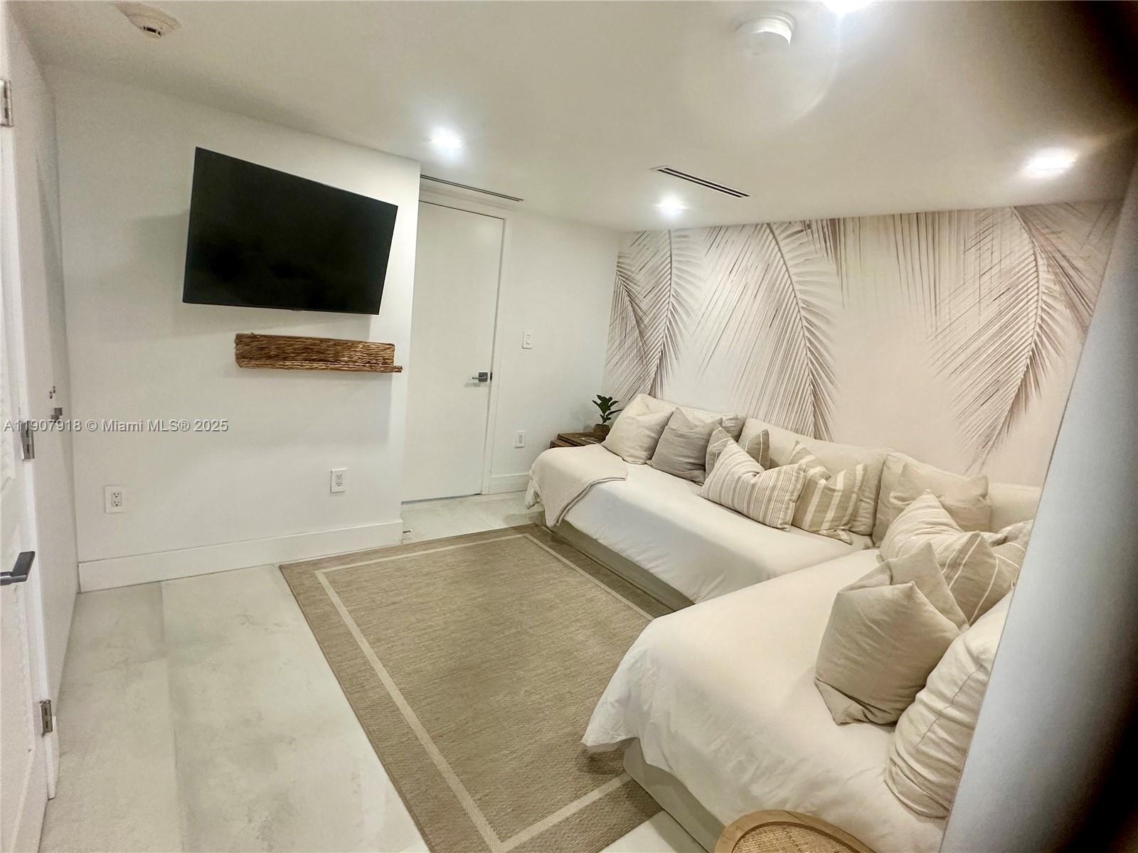 ARLEN HOUSE EAST CONDO - Residential Lease