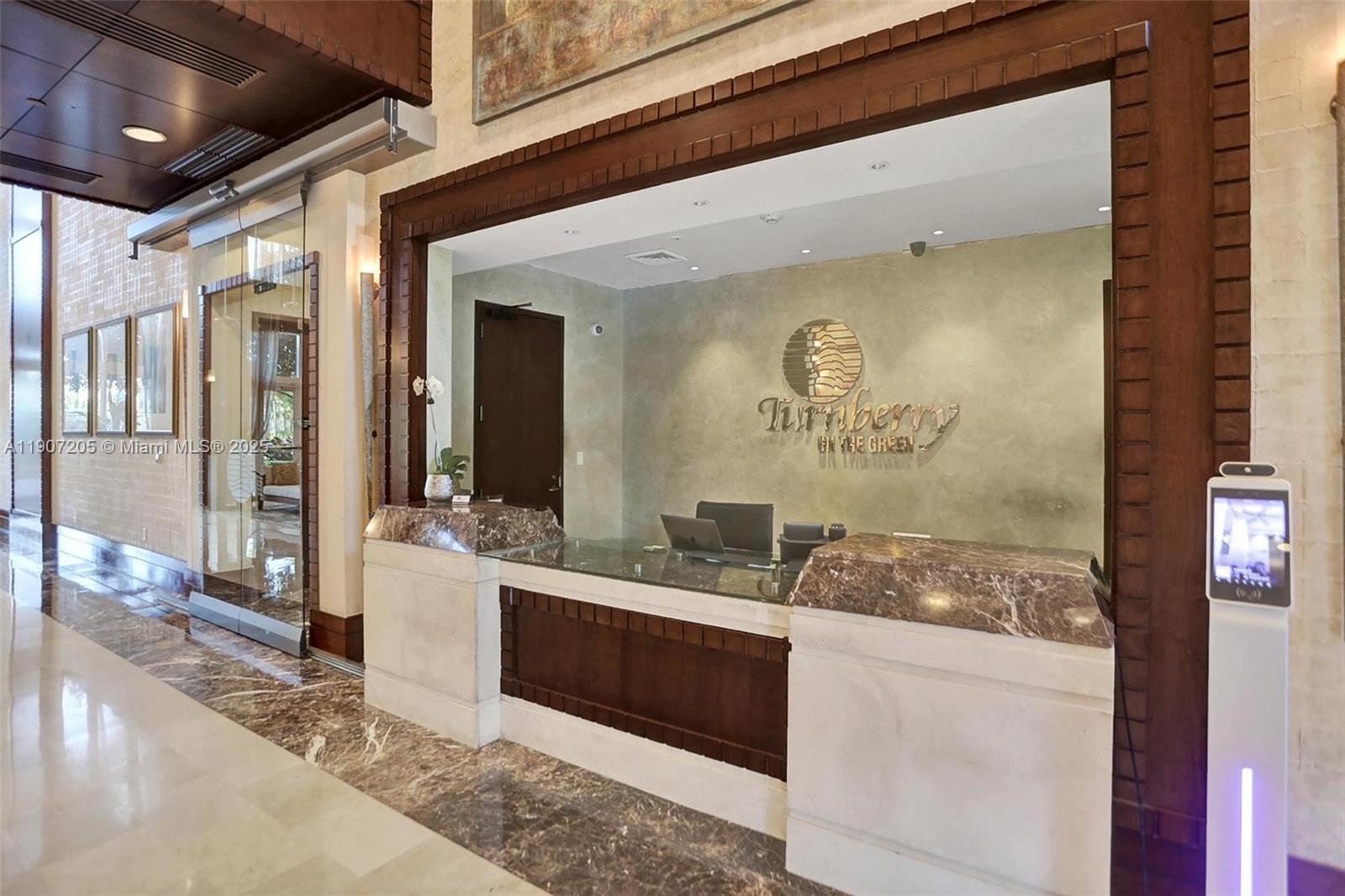 TURNBERRY ON THE GREEN CO - Residential Lease