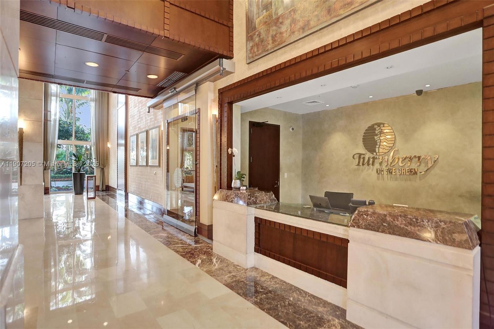 TURNBERRY ON THE GREEN CO - Residential Lease