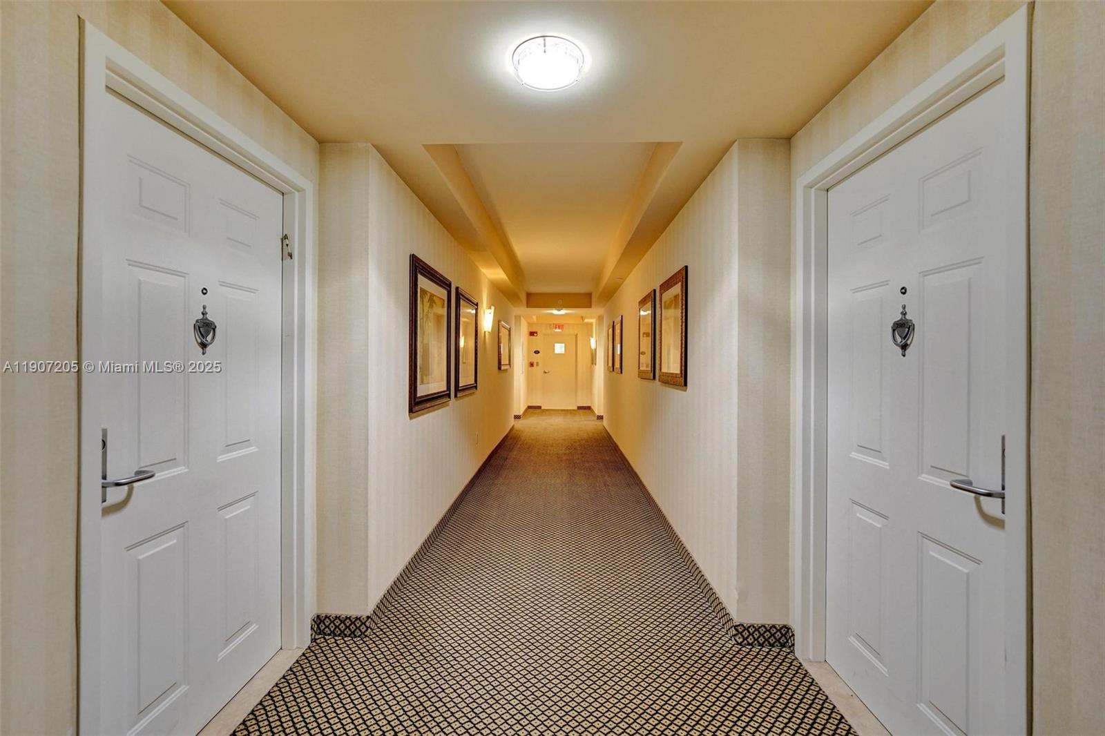 TURNBERRY ON THE GREEN CO - Residential Lease