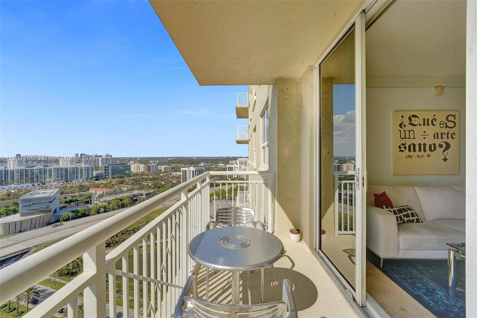 TURNBERRY ON THE GREEN CO - Residential Lease