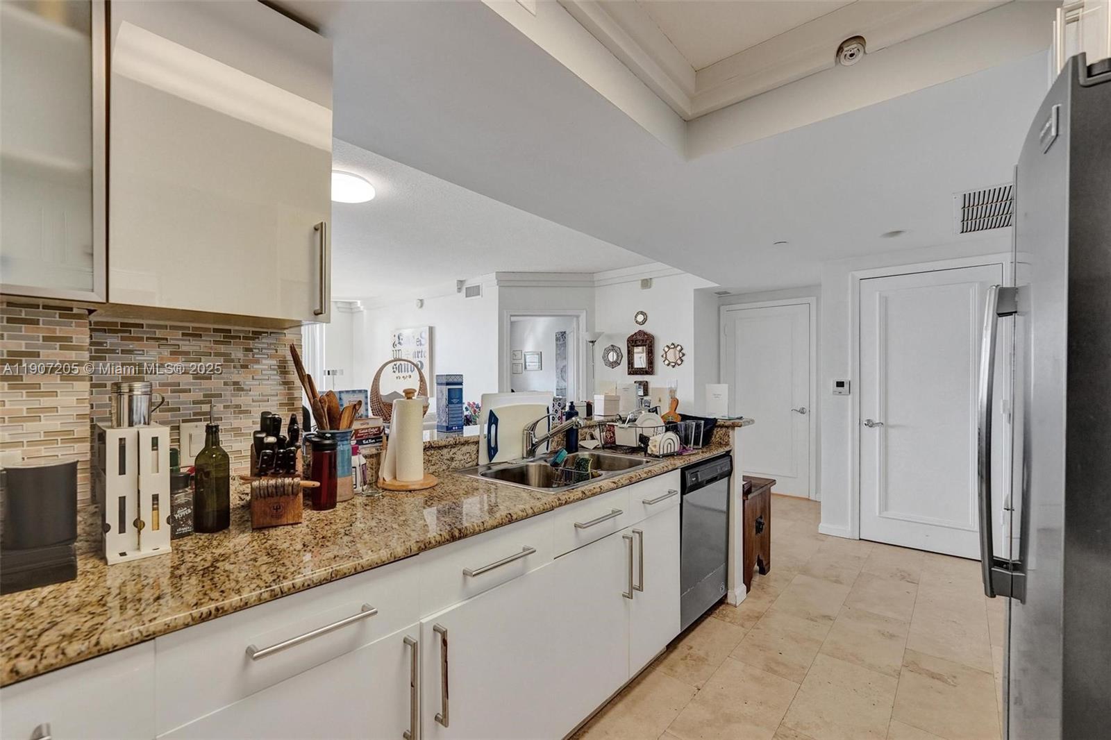 TURNBERRY ON THE GREEN CO - Residential Lease