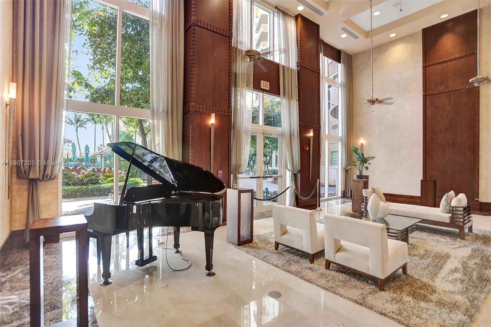 TURNBERRY ON THE GREEN CO - Residential Lease