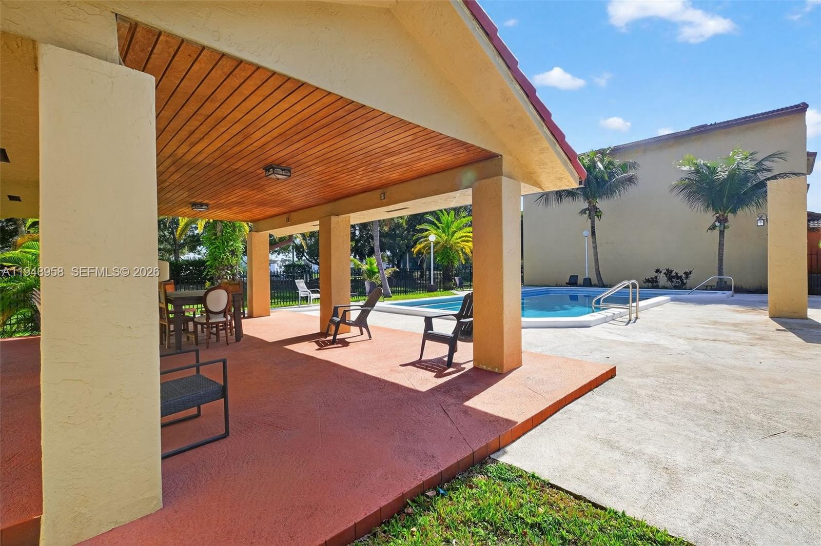 WINDSONG LAKES CONDO - Residential