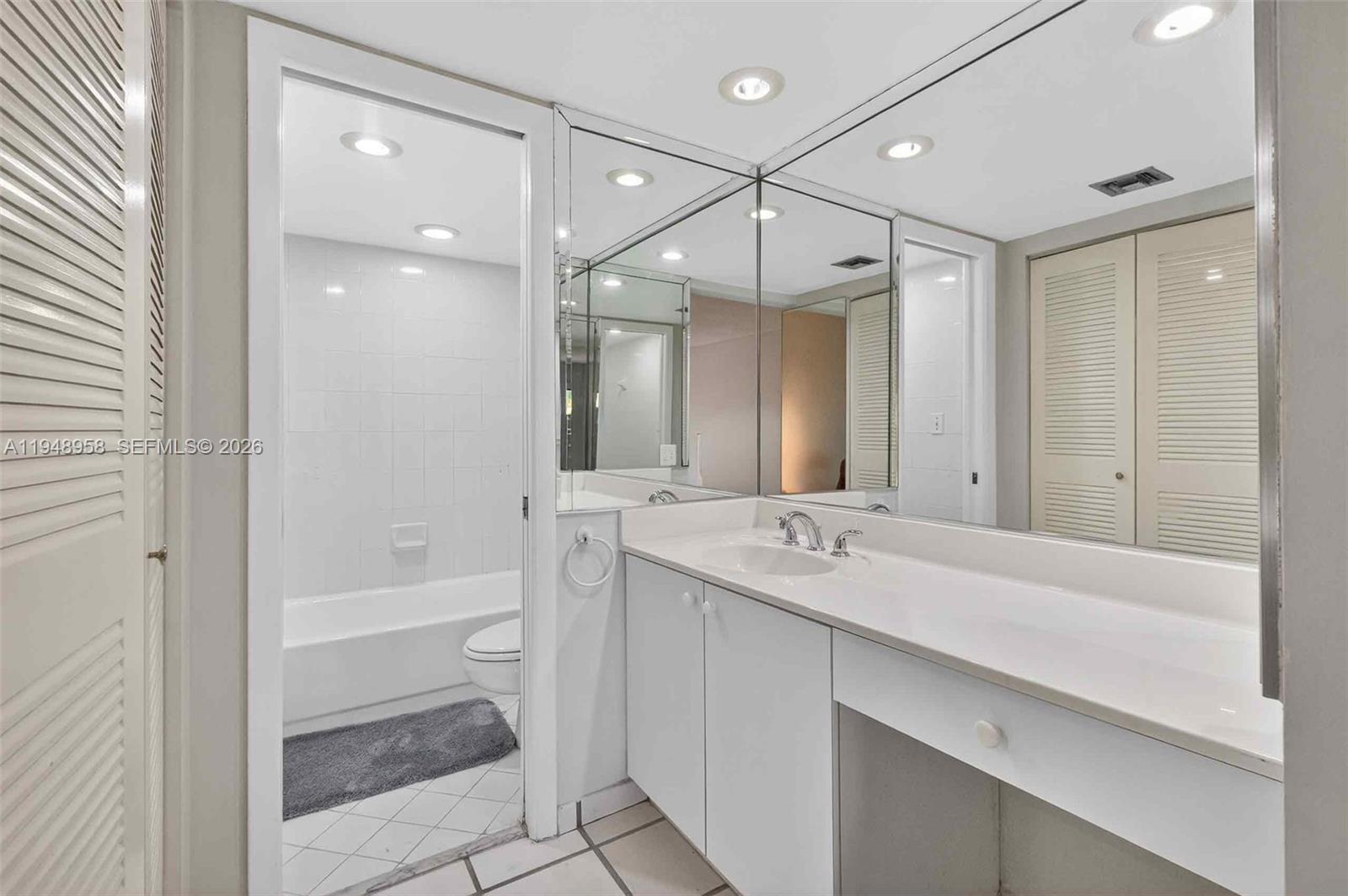 WINDSONG LAKES CONDO - Residential