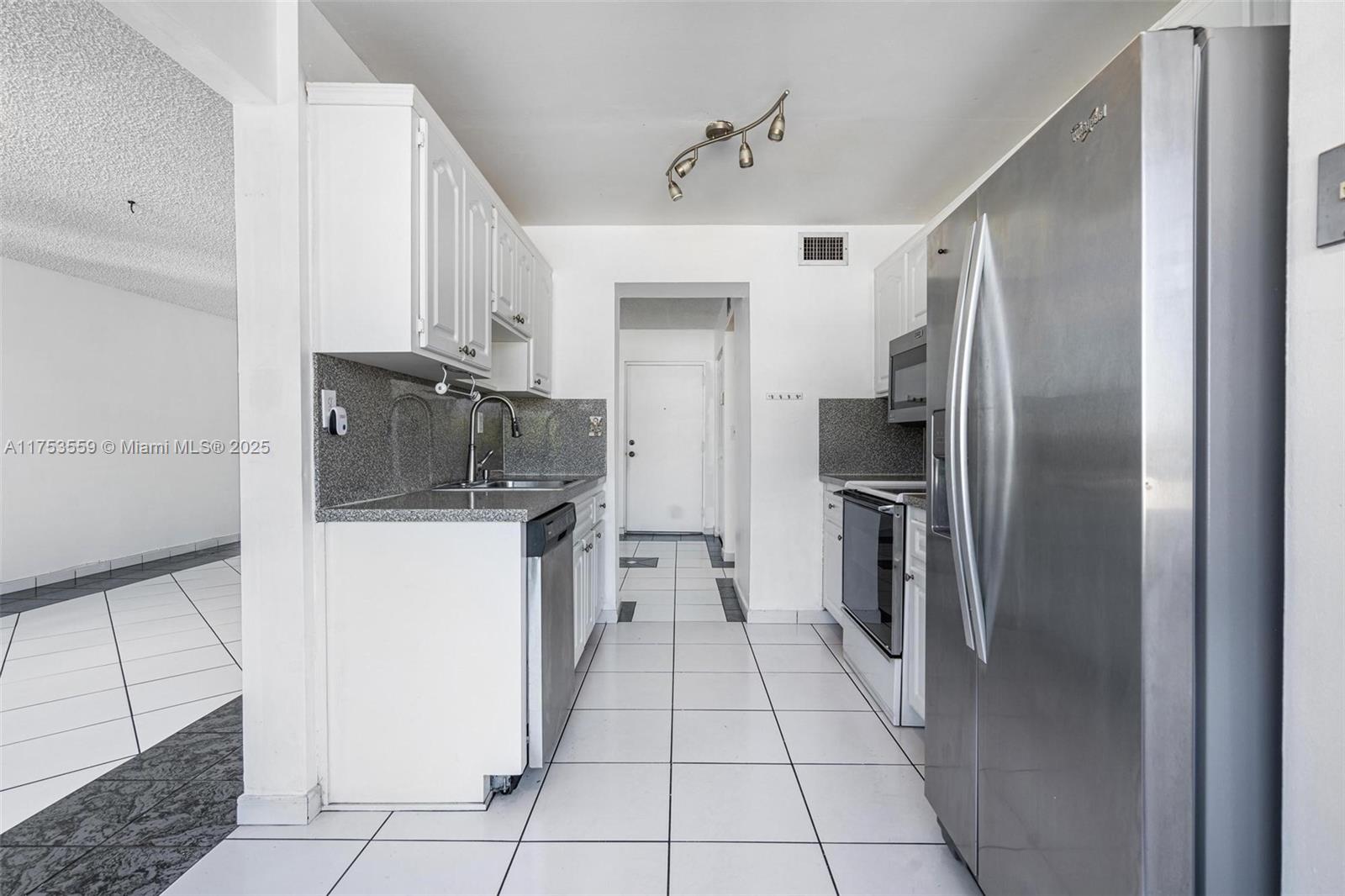 PARKVIEW PLAZA CONDO - Residential