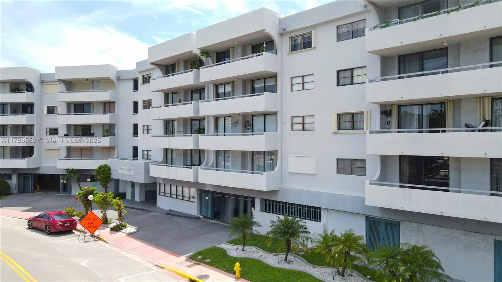 PARKVIEW PLAZA CONDO - Residential