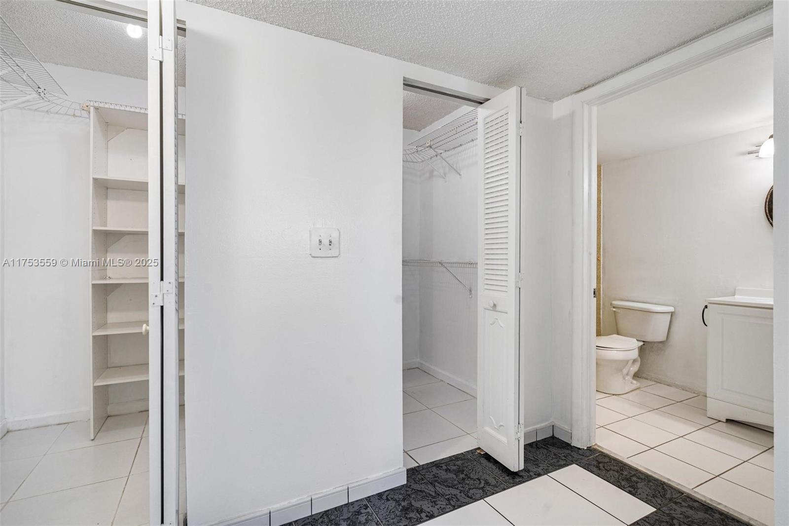 PARKVIEW PLAZA CONDO - Residential