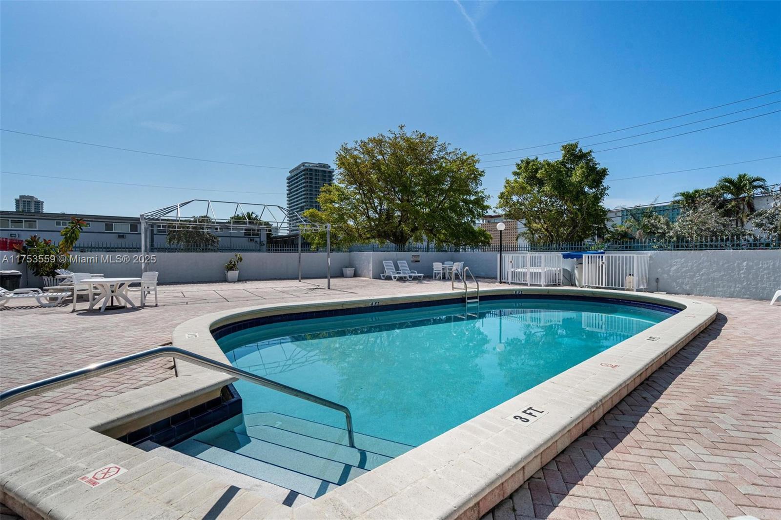 PARKVIEW PLAZA CONDO - Residential