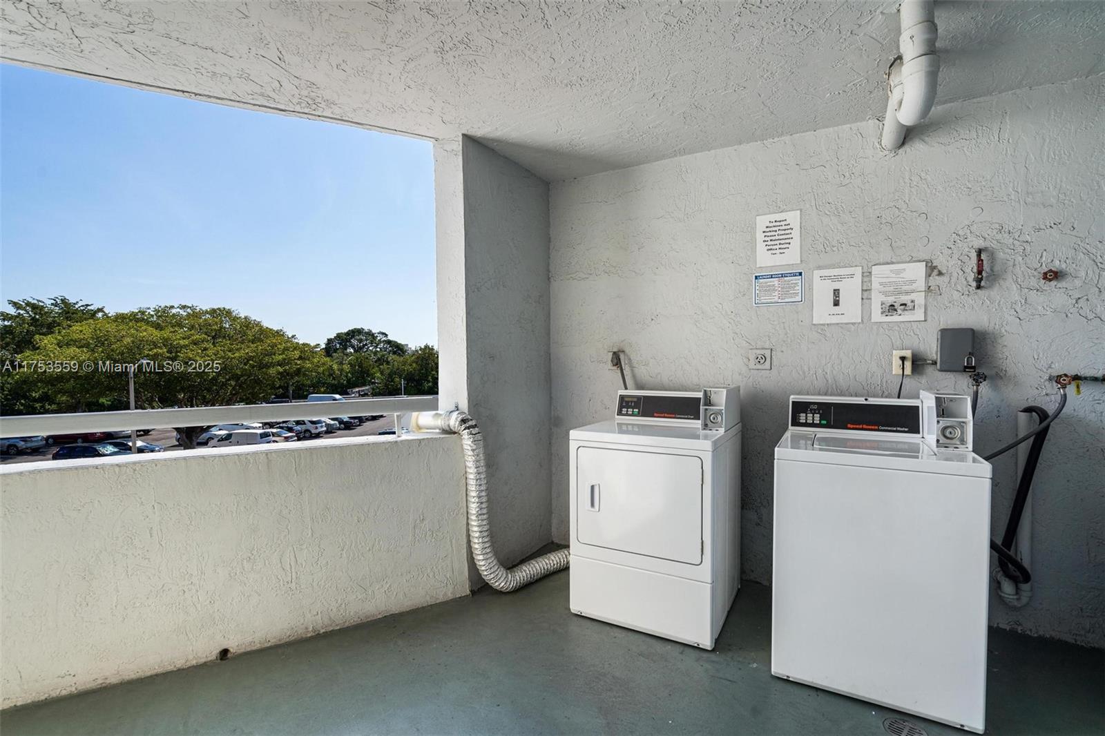 PARKVIEW PLAZA CONDO - Residential