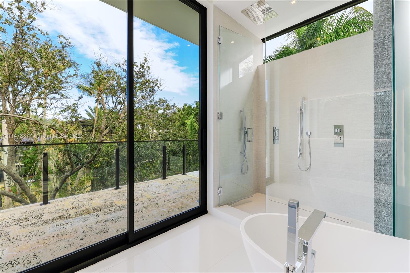 ENTRADA - Residential