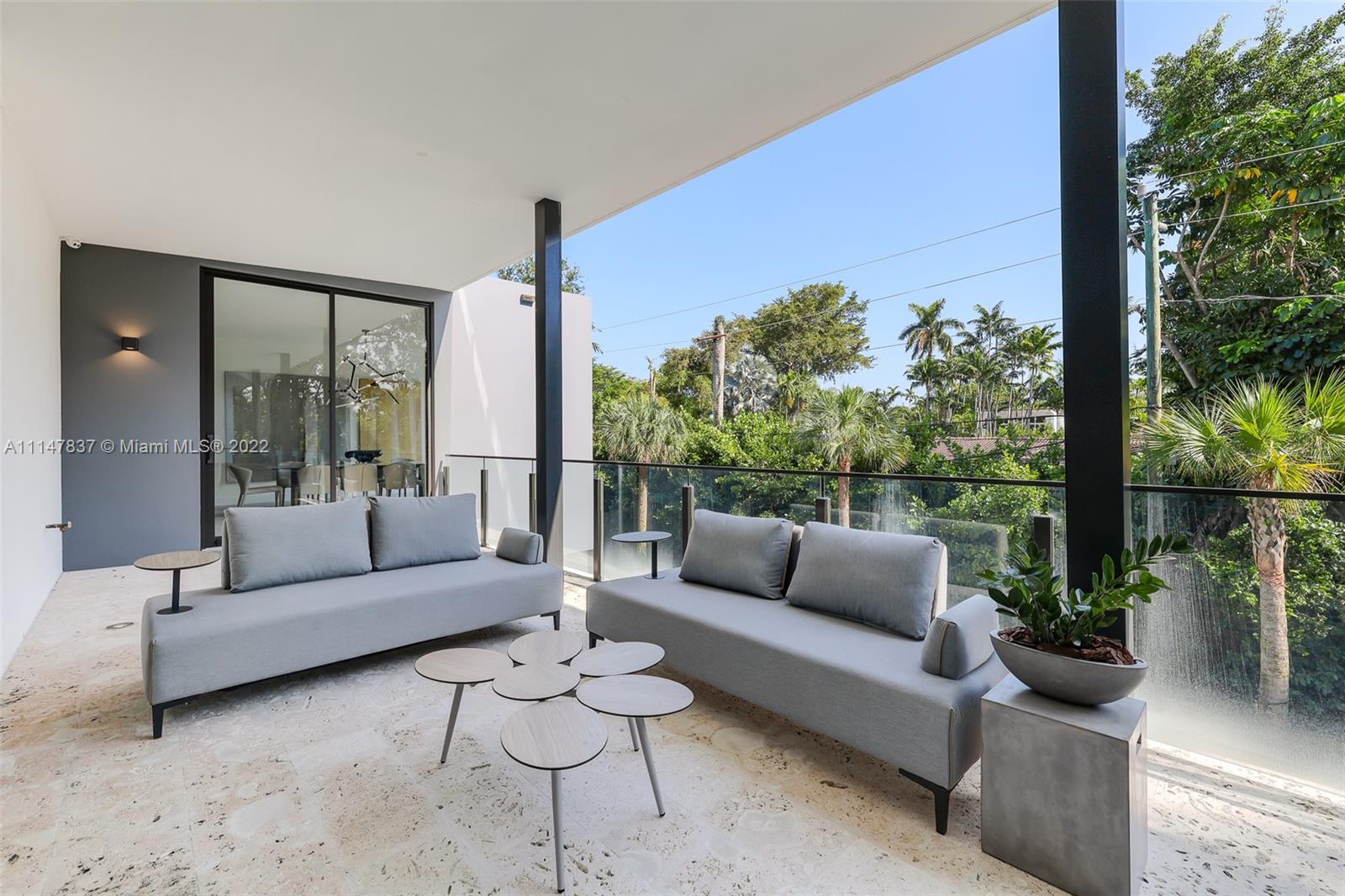 ENTRADA - Residential