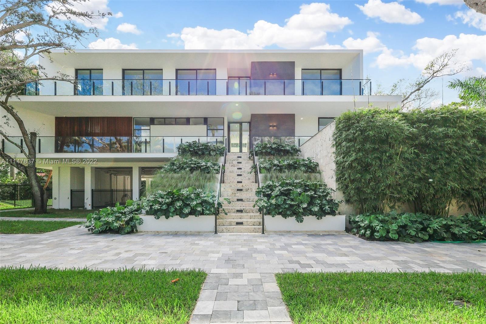 ENTRADA - Residential