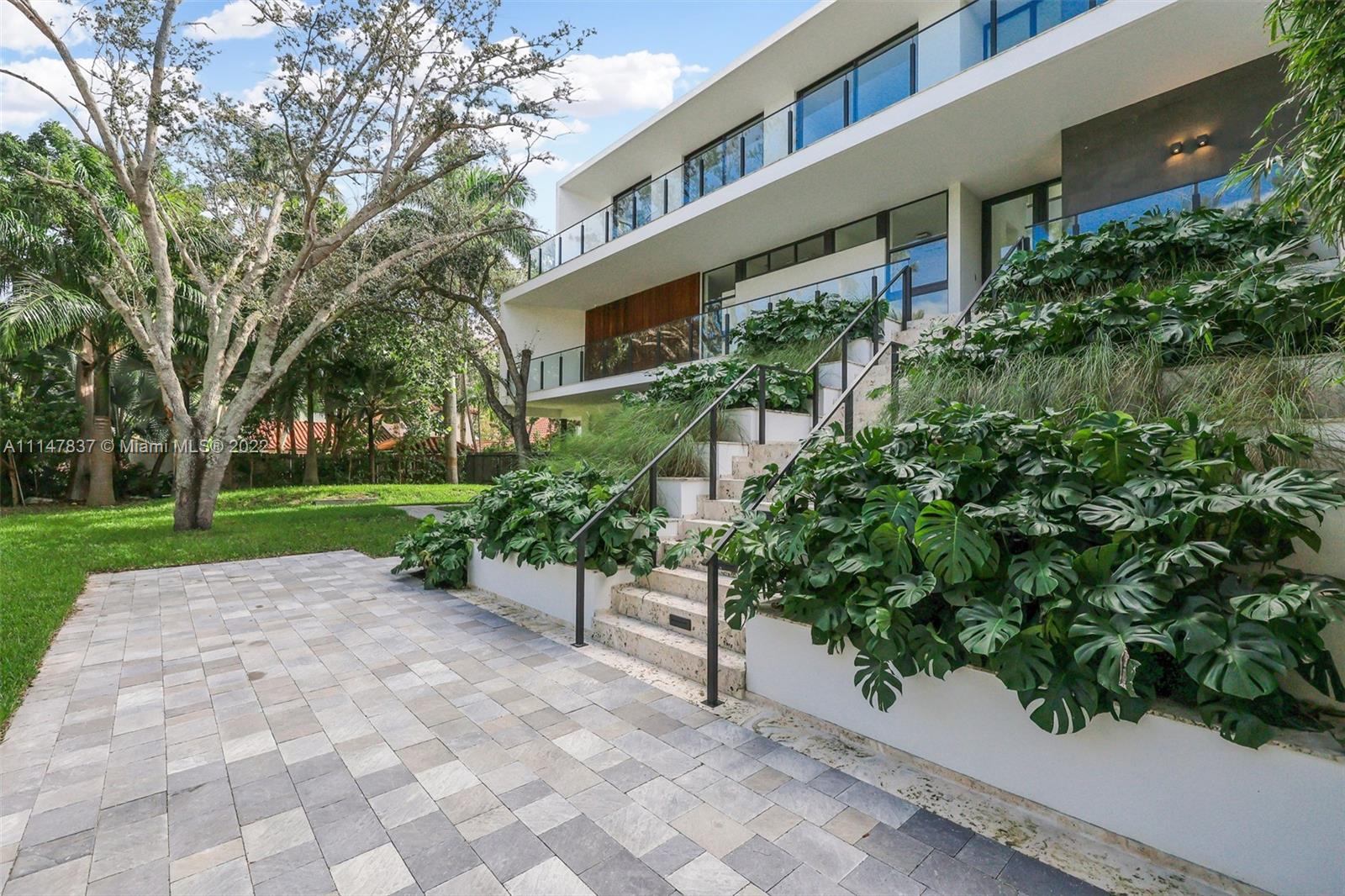 ENTRADA - Residential