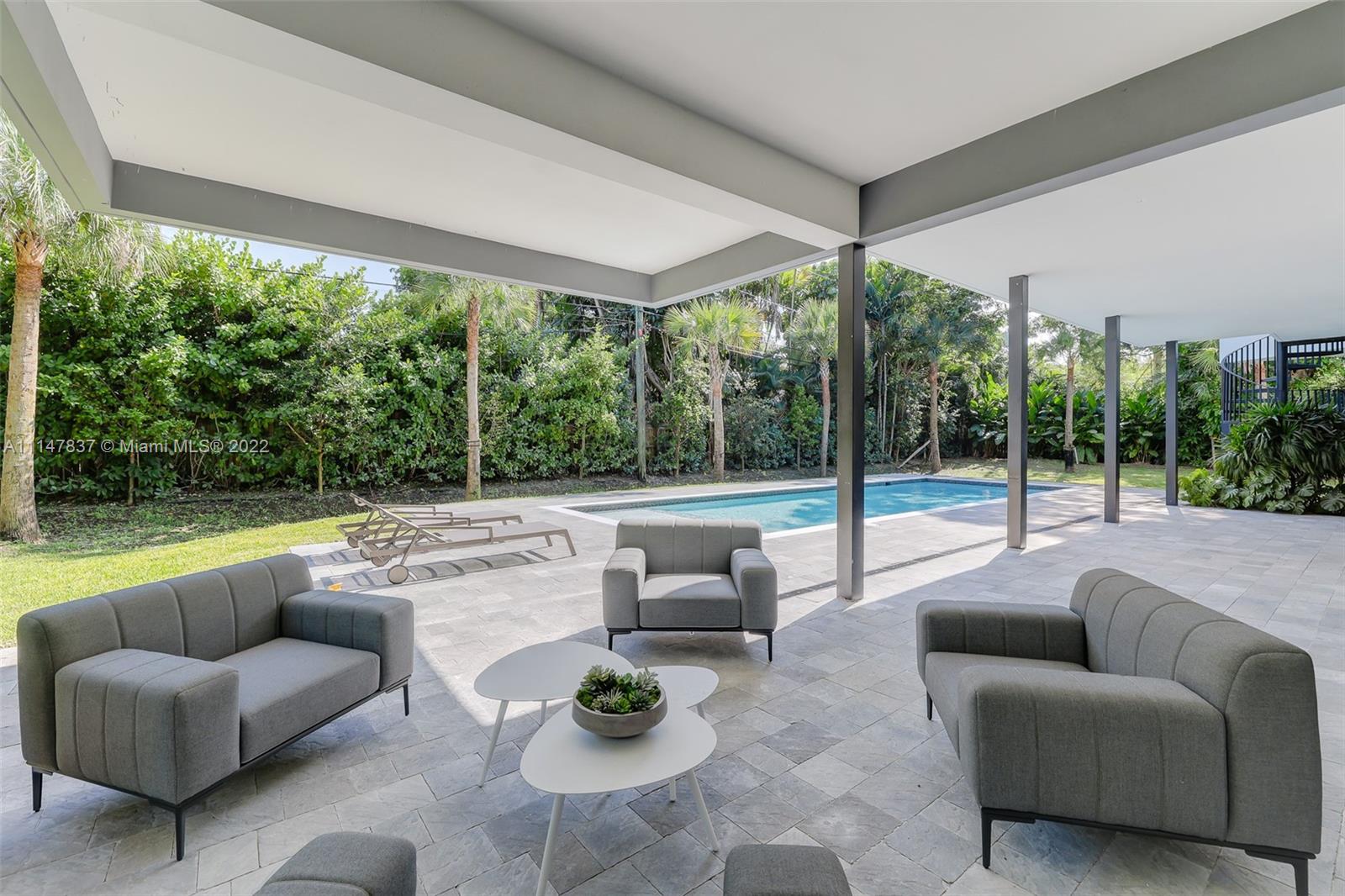 ENTRADA - Residential